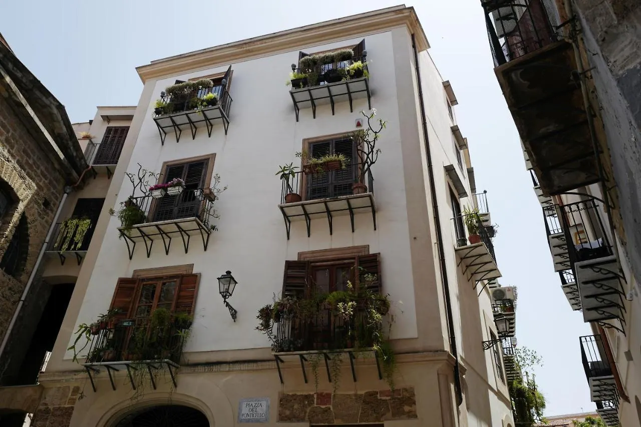 Casa Miqva - Rooms In Shared Apartment Palermo Frühstückspension