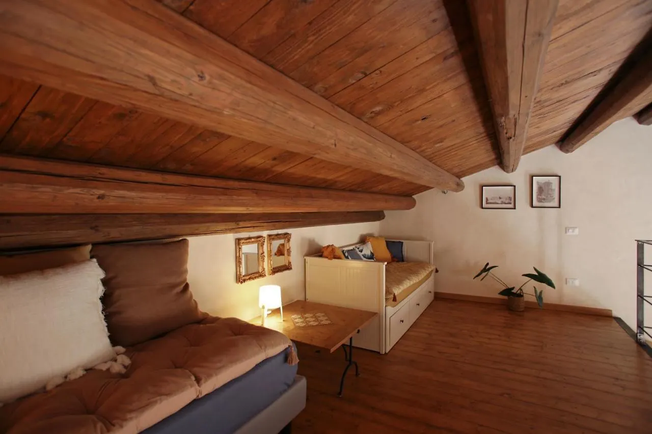 Frühstückspension Casa Miqva - Rooms In Shared Apartment Palermo