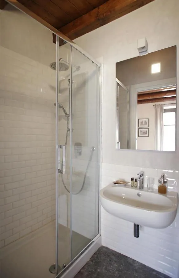 לינה וארוחת בוקר פלרמו Casa Miqva - Rooms In Shared Apartment